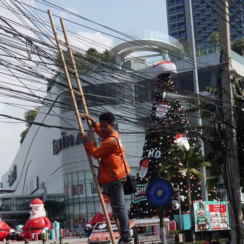 use-a-ladder-without-a-firm-support