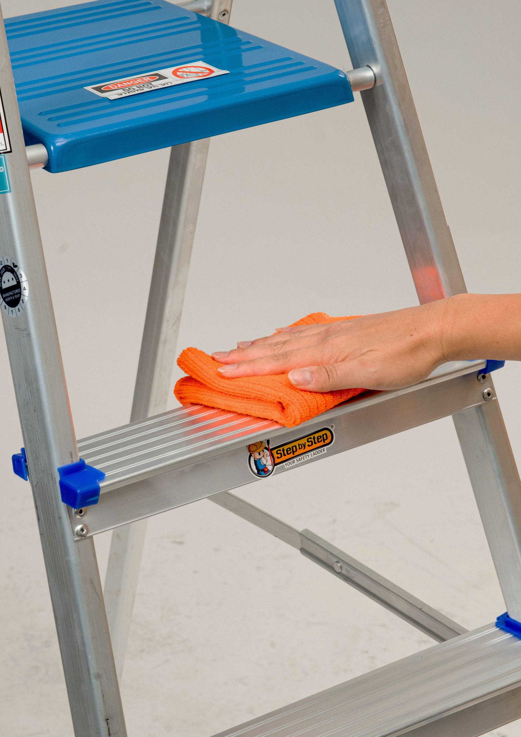 Smooth-Cleaning-from-Dirt